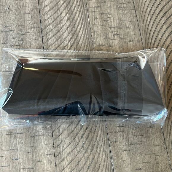 Luxe Tufted Satin Clutch w/17” drop. Security clasp Driver’s license 🪪 slot - Picture 17 of 17